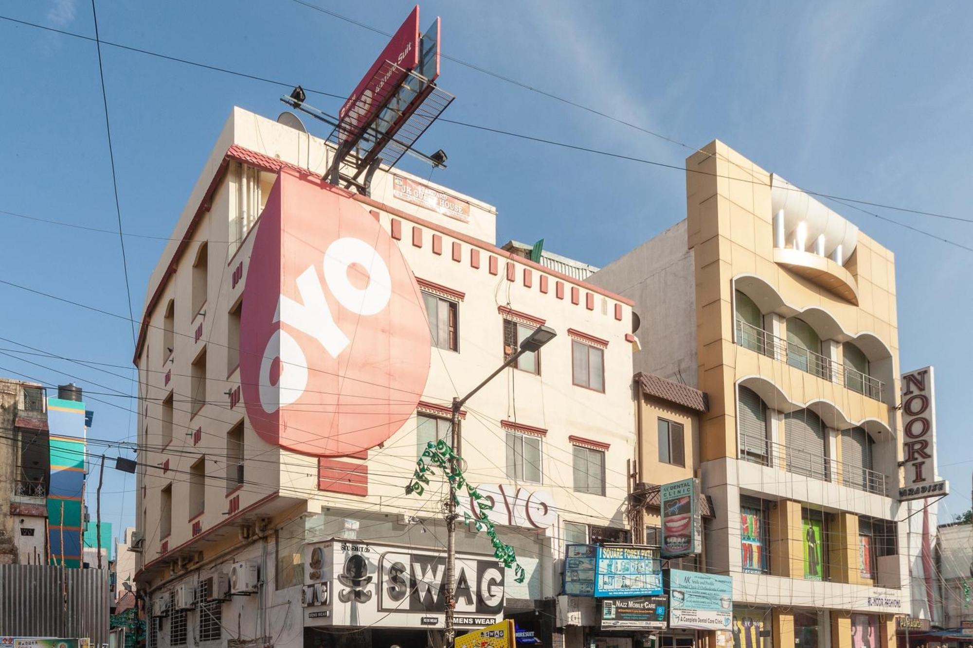 Capital O Admire Suit Hospitality Chennai Exterior photo